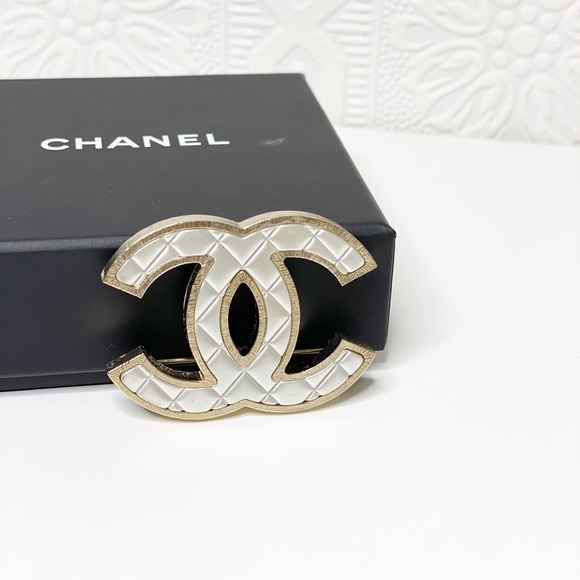 Chanel Silver Brooch in EUC - Picture 3 of 7